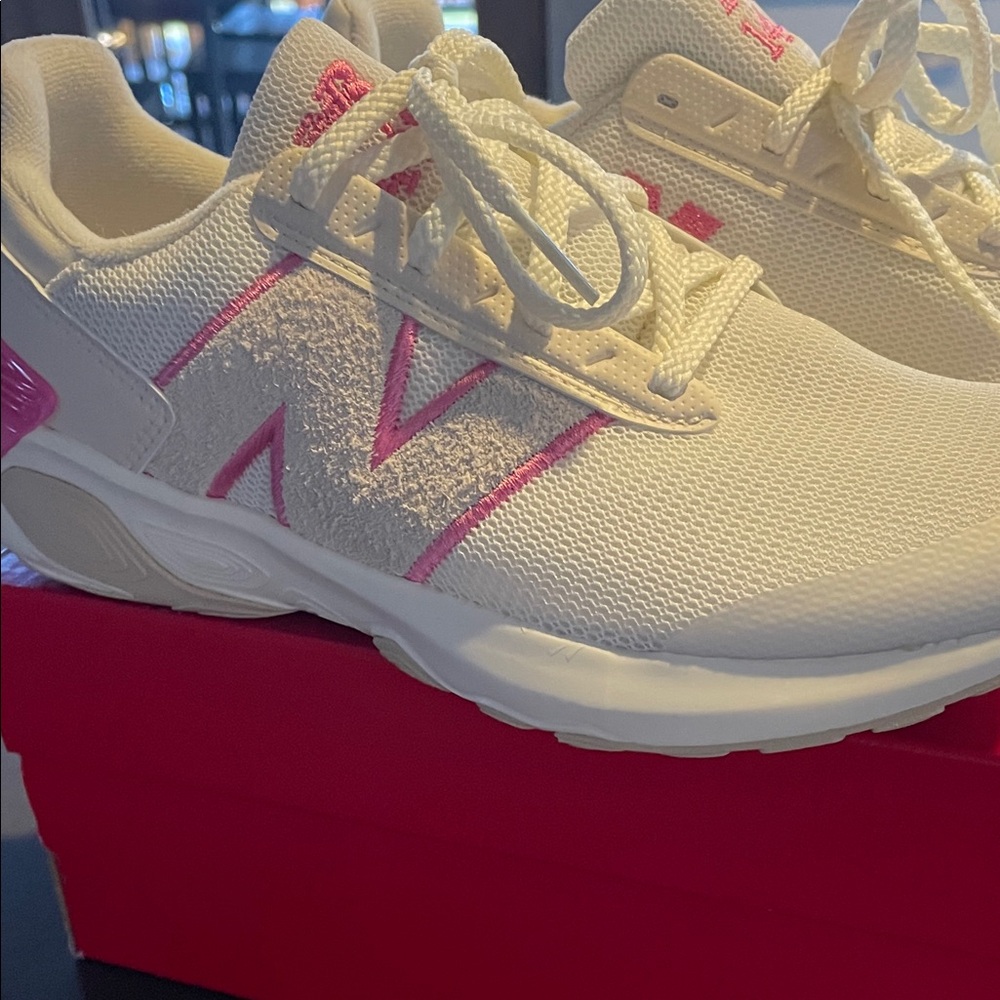 New Balance Women's Cream and Pink Athletic Sneakers size 6, brand new, with box